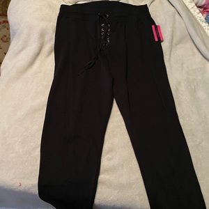 Black sweatpants L&XL black. 1 Large-light pink color.